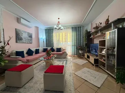 Apartament 3+1 në shitje në Rruga Sami Frashëri, Tiranë, 137 m². Foto 1 nga 8