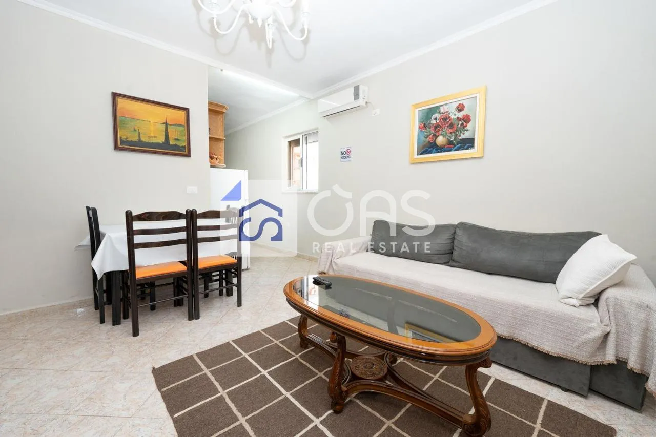 Apartament 2+1 me qera në Blloku, Tiranë, 90 m². Foto 1 nga 7