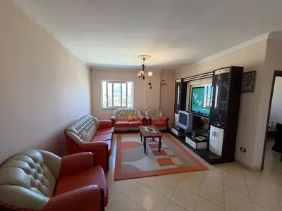 Apartament 2+1 me qera në Terminali i Autobusëve të Jugut & Veriut, Tiranë, 110 m². Foto 2 nga 8