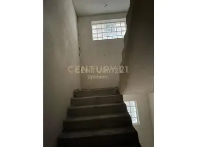 Villa for sale in Rruga Aleksander Goga, Durrës, 411 m². Photo 9 of 9