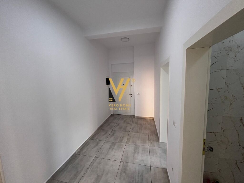 Zyrë me qera në Medreseja, Tiranë, 75 m². Foto 2 nga 3