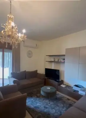 Apartament 1+1 me qera në Pazari i Ri, Tiranë, 63 m². Foto 3 nga 10