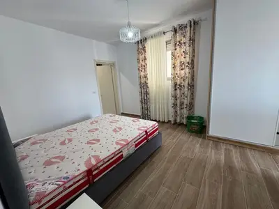Apartament 2+1 me qera në Qendra e Formimit Profesional ish URT, Durrës, 90 m². Foto 6 nga 9