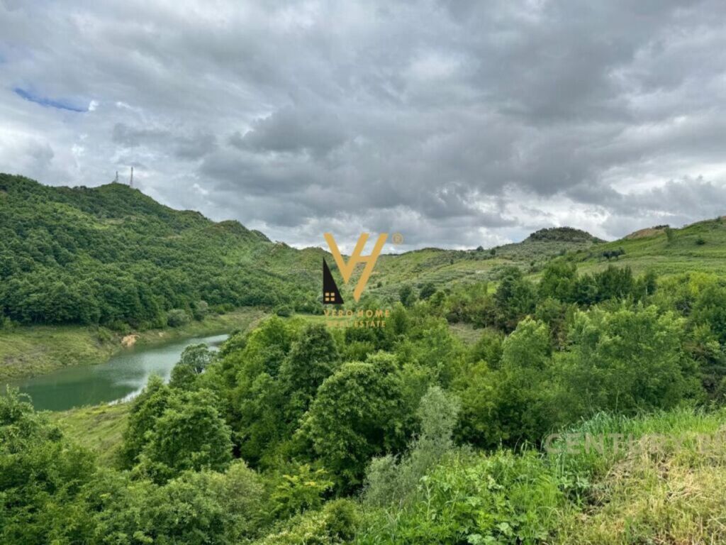 Tokë në shitje në Mjull Bathore, Tiranë, 3 000 m²