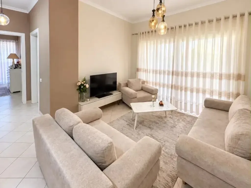 Apartment 2+1 for rent in Kodra e Diellit, Tirana, 95 m². Photo 1 of 7