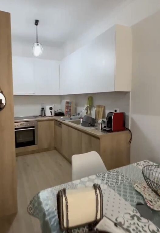 Casa indipendente 1+1 in affitto a Yzberisht, Tirana, 70 m². Foto 2 di 3