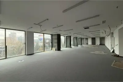 Ufficio in affitto a Bulevardi Bajram Curri, Tirana, 1.570 m². Foto 1 di 3