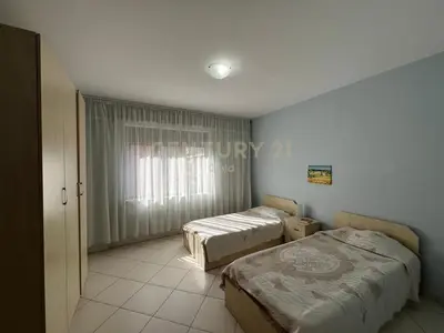 Apartament 2+1 në shitje në Rruga e Barrikadave, Tiranë, 109 m². Foto 6 nga 12