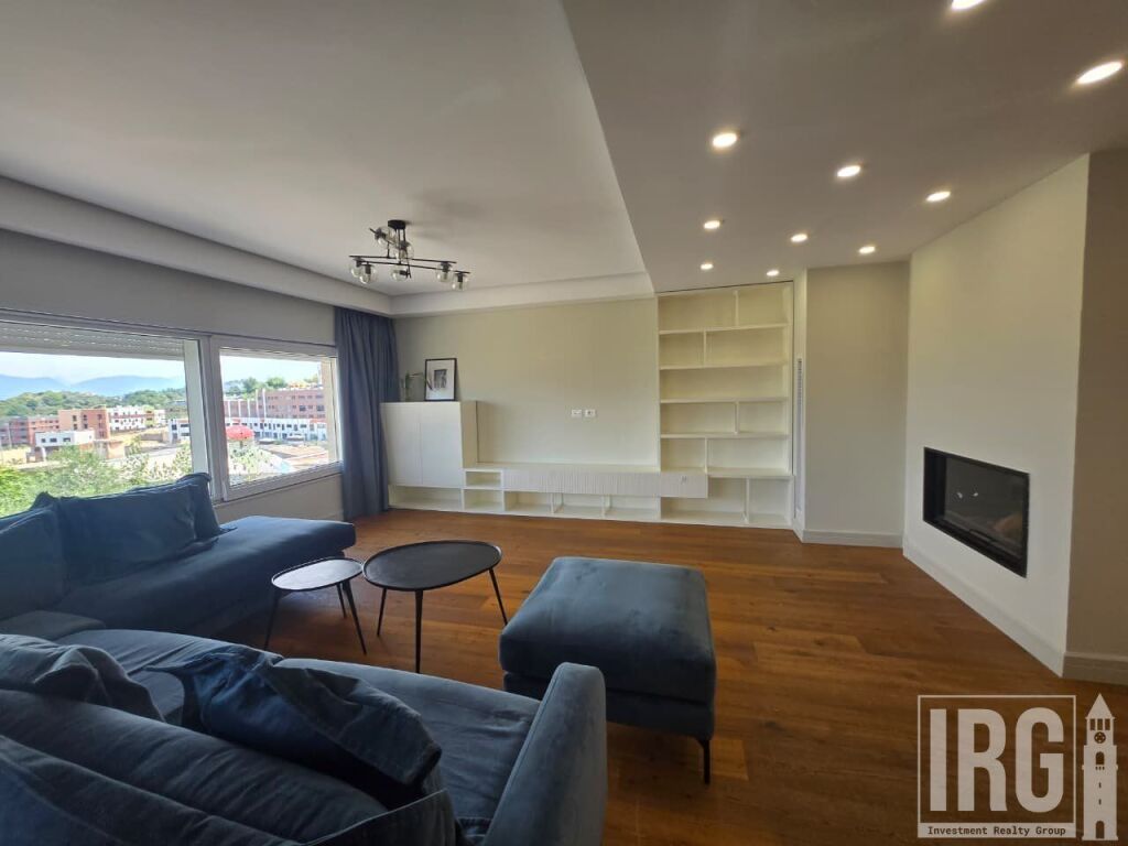 Villa for rent in Kodra e Diellit, Tirana, 400 m². Photo 1 of 3