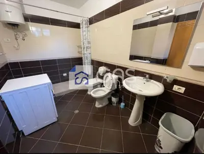 Appartamento 2+1 in affitto a Shkolla e Kuqe, Tirana, 160 m². Foto 10 di 10