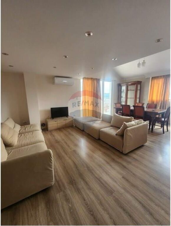 Attico in vendita a Liqeni i Thatë, Tirana, 150 m²
