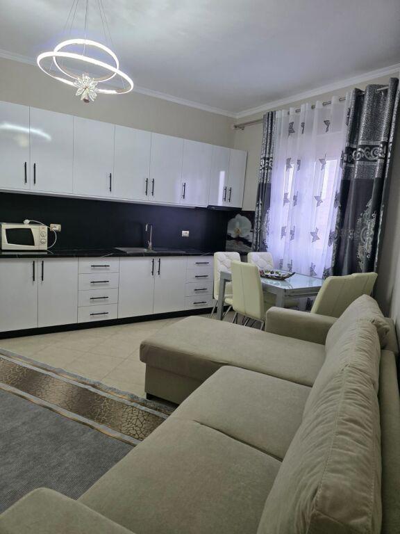Appartamento 1+1 in affitto a Gjergj kastrioti vlore, Valona, 95 m²