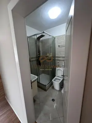 Apartament 2+1 me qera në Liqeni i Thatë, Tiranë, 80 m². Foto 7 nga 8