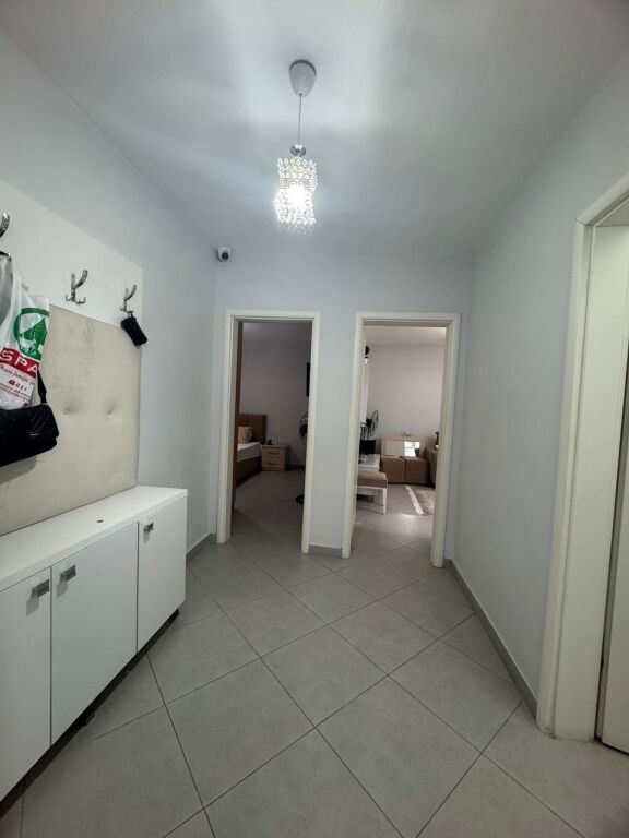 Apartment 1+1 for rent in Kompleksi Delijorgji, Tirana, 55 m². Photo 1 of 3