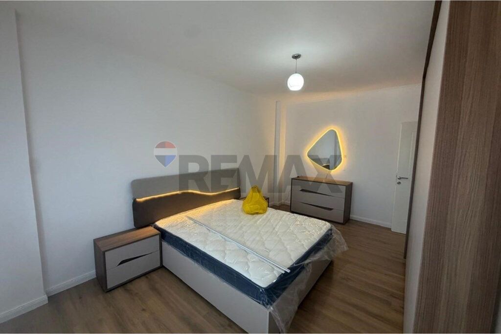 Appartamento in affitto a Rruga Muhamet Gjollesha, Tirana, 89 m². Foto 1 di 3