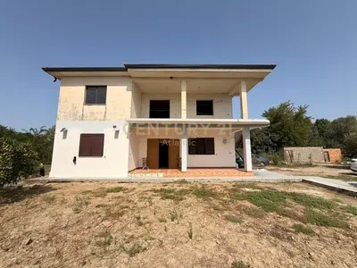 Shtëpi private në shitje në Rruga Hardhishte Shijak, Durrës, 4 500 m². Foto 9 nga 12