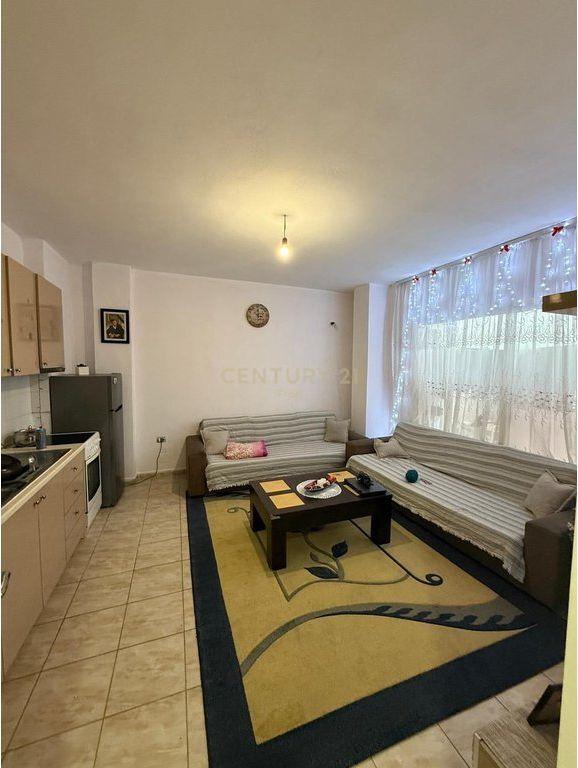 Appartamento 1+1 in vendita a QTU - Qendra Tregtare Univers, Kamza, 54 m²