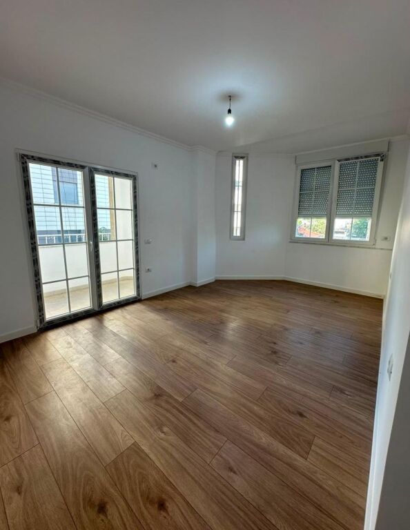 Appartamento 2+1 in affitto a Rruga e Bogdanëve, Tirana, 100 m²