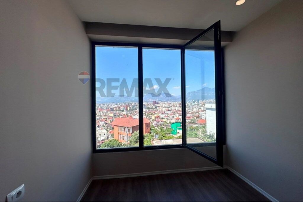 Apartment for sale in Kodra e Diellit, Tirana, 71 m². Photo 2 of 3
