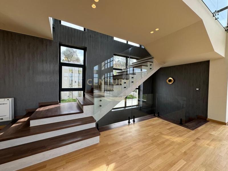 Vilë me qera në Rolling Hills Luxury Residences, Tiranë, 600 m². Foto 12 nga 12