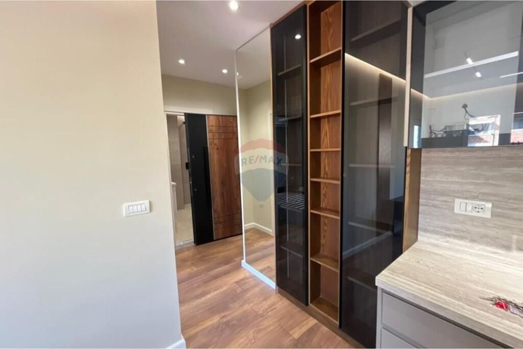Appartamento in vendita a Rruga Mine Peza, Tirana, 53 m². Foto 2 di 3