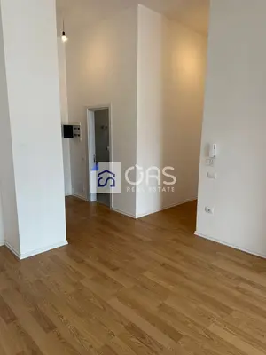 Apartament 3+1 në shitje në Rruga e Barrikadave, Tiranë, 133 m². Foto 1 nga 12