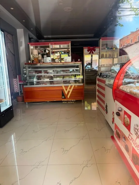 Negozio in affitto a Rruga Him Kolli, Tirana, 70 m². Foto 1 di 1