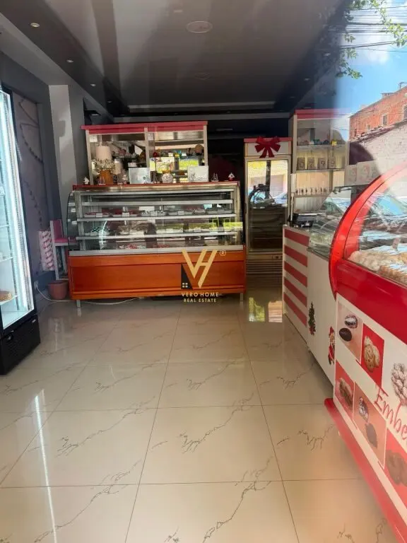 Negozio in affitto a Rruga Him Kolli, Tirana, 70 m²
