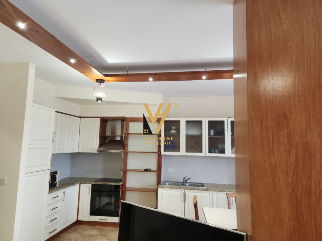 Apartament 2+1 me qera në Garda, Tiranë, 110 m². Foto 2 nga 3