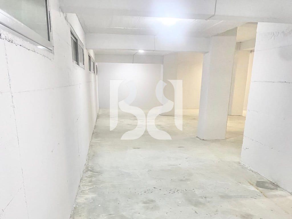 Magazinë me qera në Astir, Tiranë, 300 m². Foto 1 nga 3