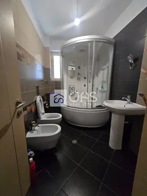 Apartament 2+1 në shitje në Fusha aviacionit, Tiranë, 90 m². Foto 9 nga 9