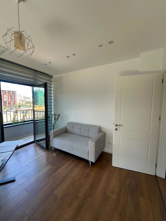 Ufficio in affitto a Lake View Residences, Tirana, 130 m². Foto 2 di 3