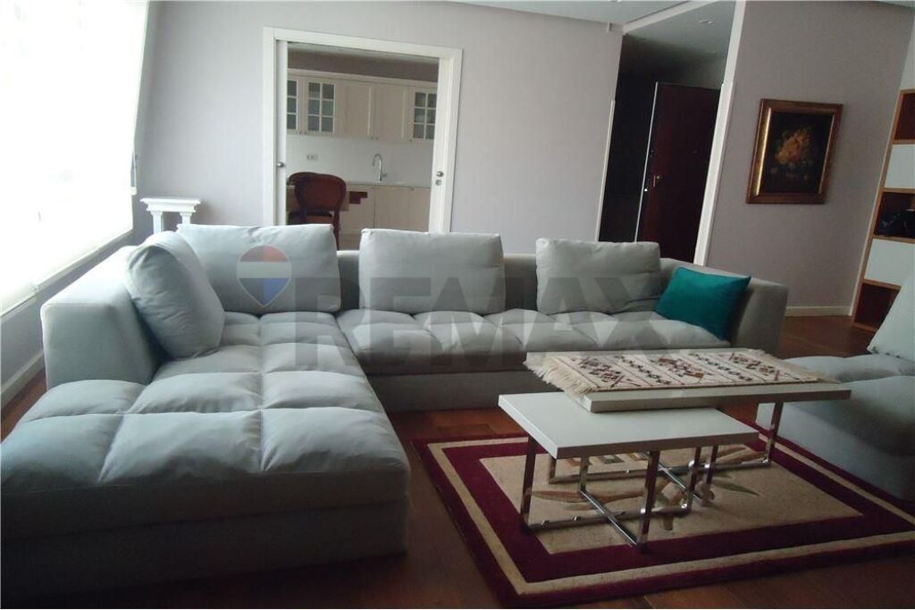 Appartamento in affitto a Blloku, Tirana, 220 m². Foto 3 di 3