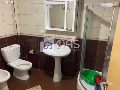 Apartament 1+1 me qera në Blloku, Tiranë, 65 m². Foto 10 nga 11