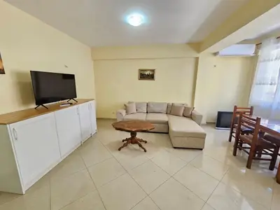 Apartament 1+1 në shitje në Pallati i Sportit Ramazan Njala, Durrës, 56 m². Foto 2 nga 12
