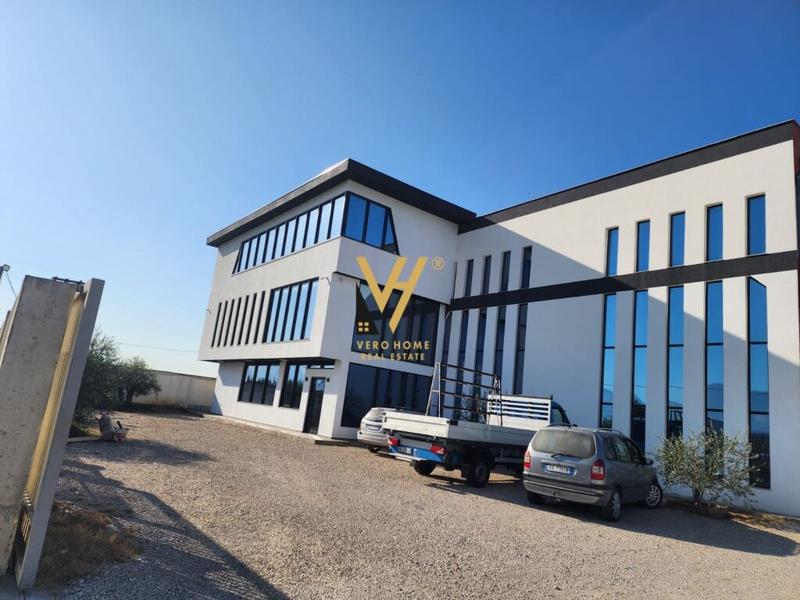 Magazinë me qera në Fushe Kruje, Krujë, 800 m²