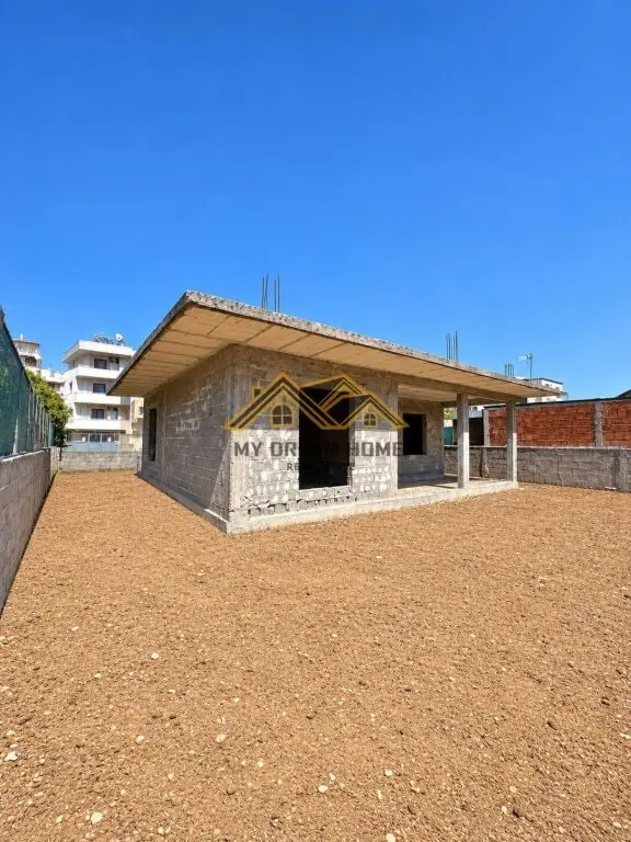 Shtëpi private në shitje në Ish Këneta, Durrës, 275 m²
