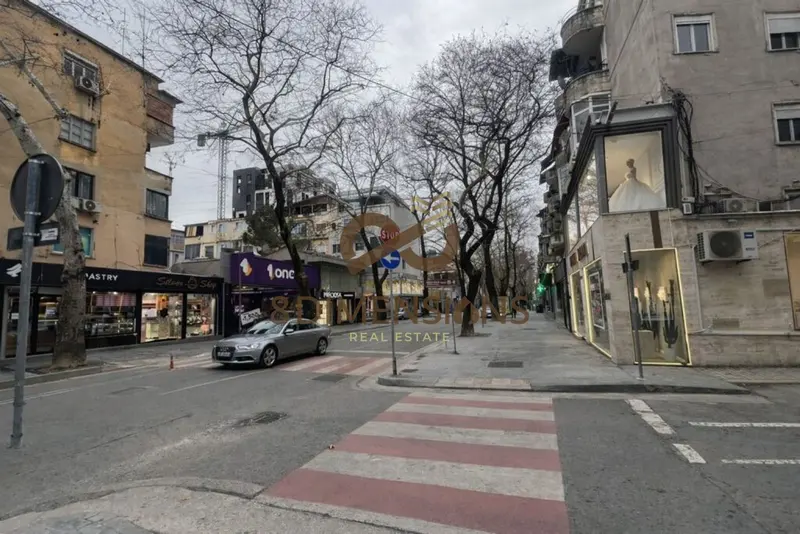 Ufficio in affitto a Myslym Shyri, Tirana, 212 m²