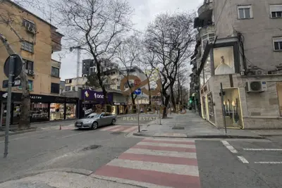 Ufficio in affitto a Myslym Shyri, Tirana, 212 m². Foto 1 di 2