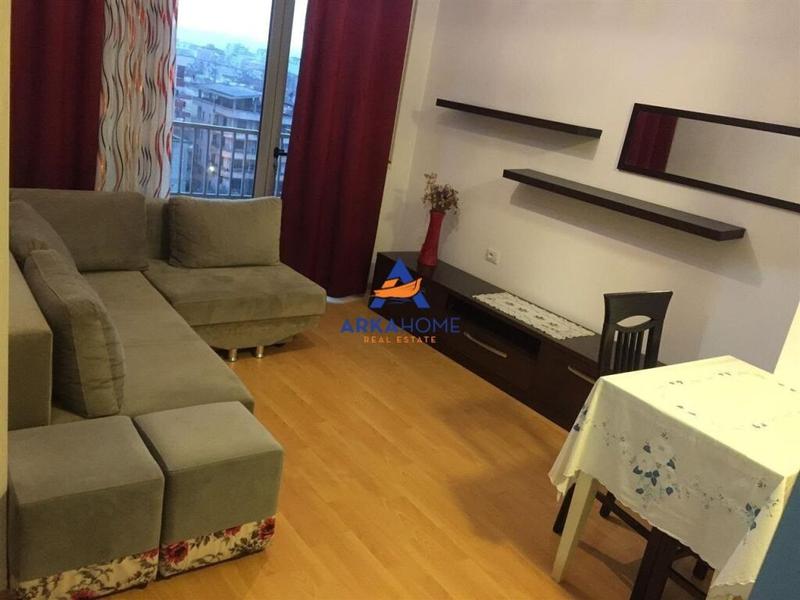 Appartamento 1+1 in affitto a Rruga Xhanfize Keko, Tirana, 60 m²