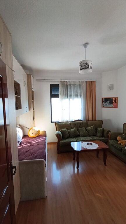 Apartament 2+1 me qera në Rruga Fuat Toptani, Tiranë, 95 m². Foto 5 nga 8