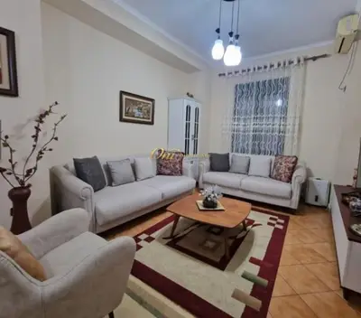 Apartament 3+1 me qera në Shallvaret, Tiranë, 100 m². Foto 1 nga 3