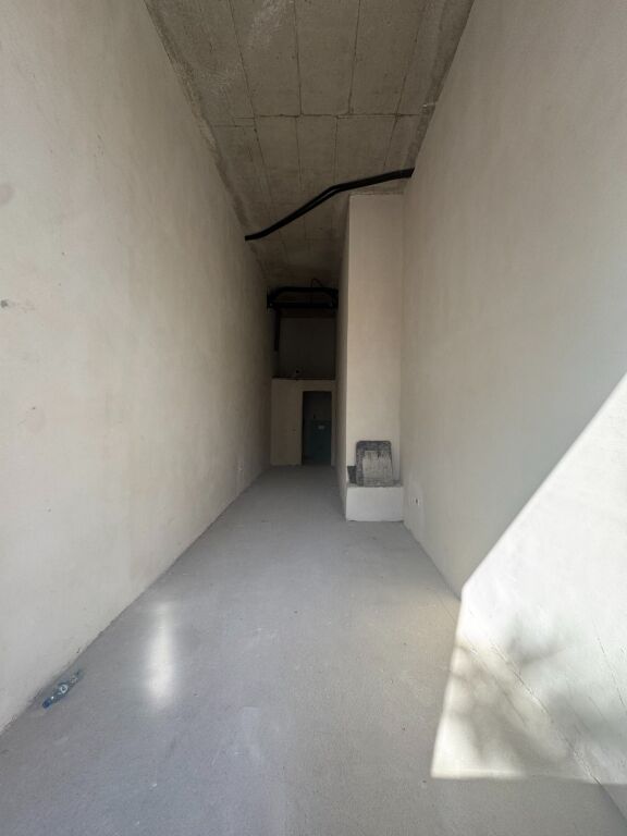 Ambient biznesi me qera në Rruga e Kavajës, Tiranë, 38 m²