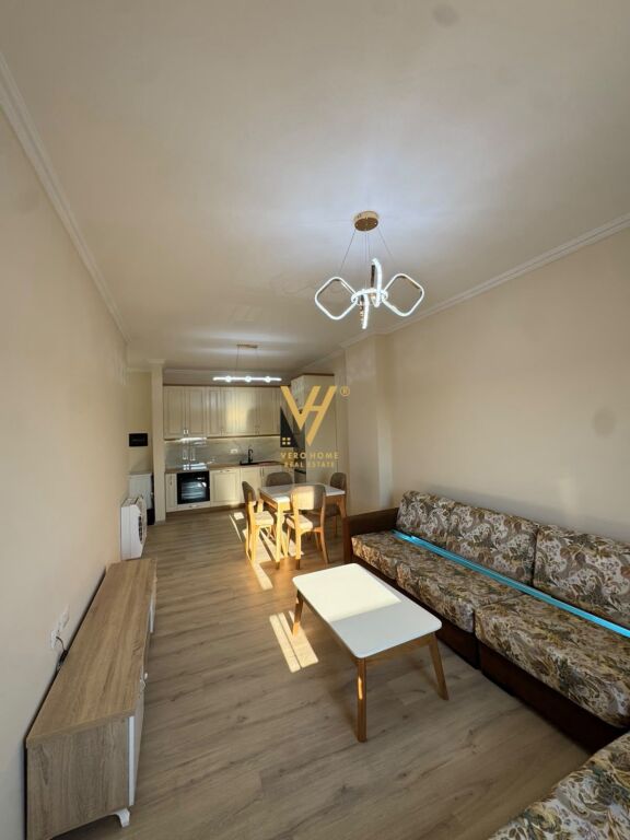 Apartament 1+1 me qera në Rruga 5 Maji, Tiranë, 73 m². Foto 3 nga 3