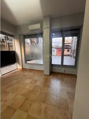 Ambient biznesi me qera në Rruga Fortuzi, Tiranë, 28 m². Foto 2 nga 7