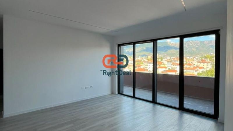 Appartamento 2+1 in vendita a Rruga Ali Visha, Tirana, 90 m²