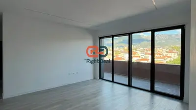 Apartament 2+1 në shitje në Tregu Elektrik, Tiranë, 90 m². Foto 1 nga 6