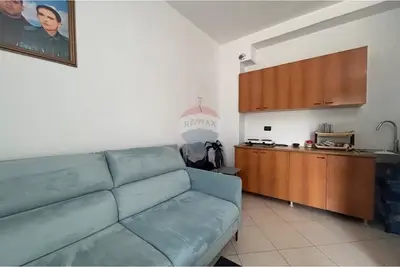 Apartament 1+1 në shitje në Qendër, Vlorë, 50 m². Foto 3 nga 12