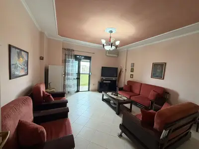 Apartament 3+1 në shitje në Pallati i Sportit Ramazan Njala, Durrës, 133 m². Foto 2 nga 10