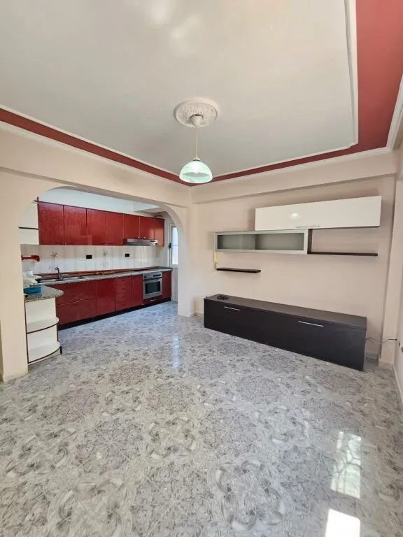 Apartament 2+1 në shitje në Pallati i Sportit Ramazan Njala, Durrës, 76 m². Foto 1 nga 12